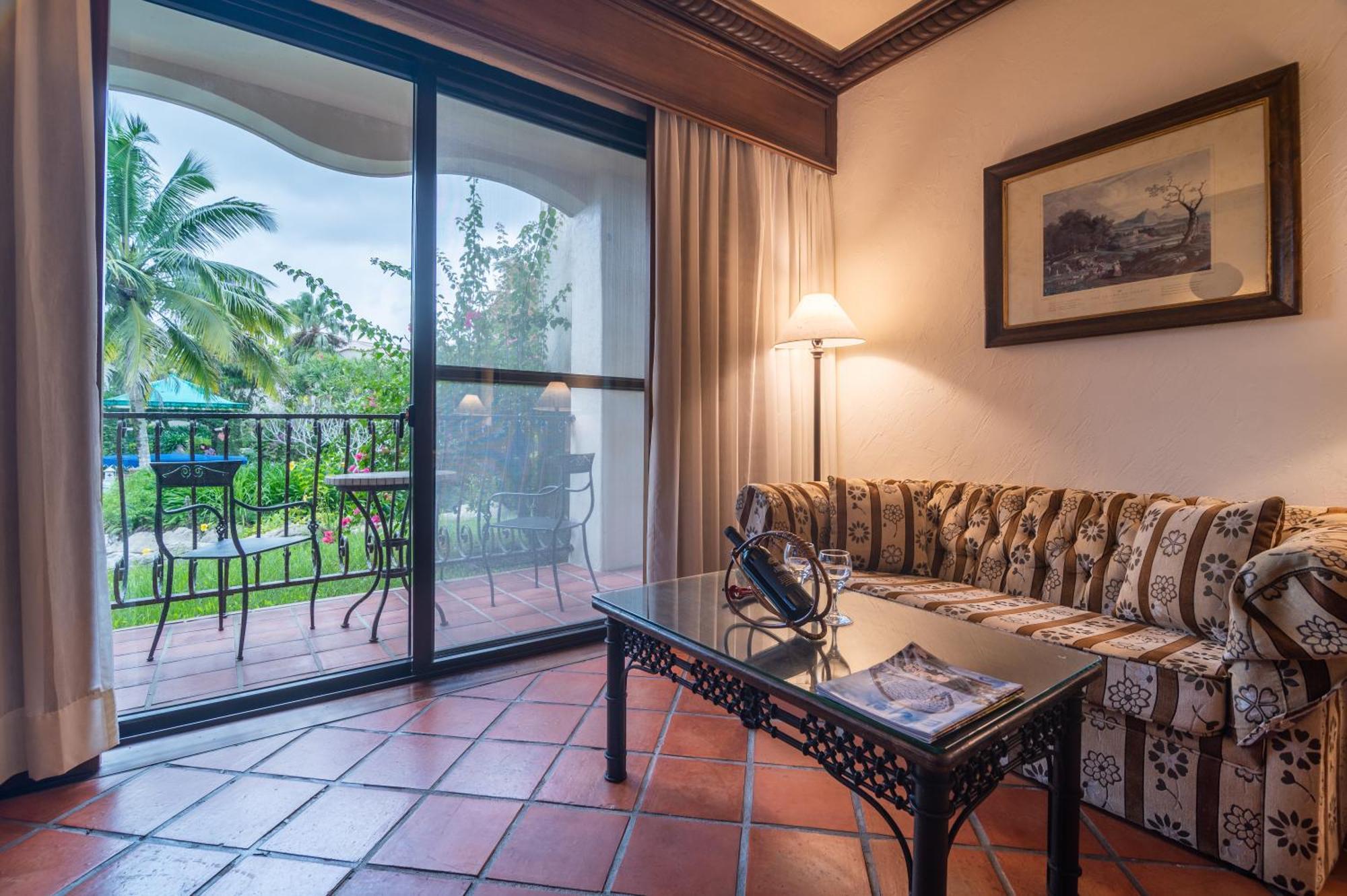 Promisedland Resort & Lagoon Shoufeng Εξωτερικό φωτογραφία A living room at the resort
