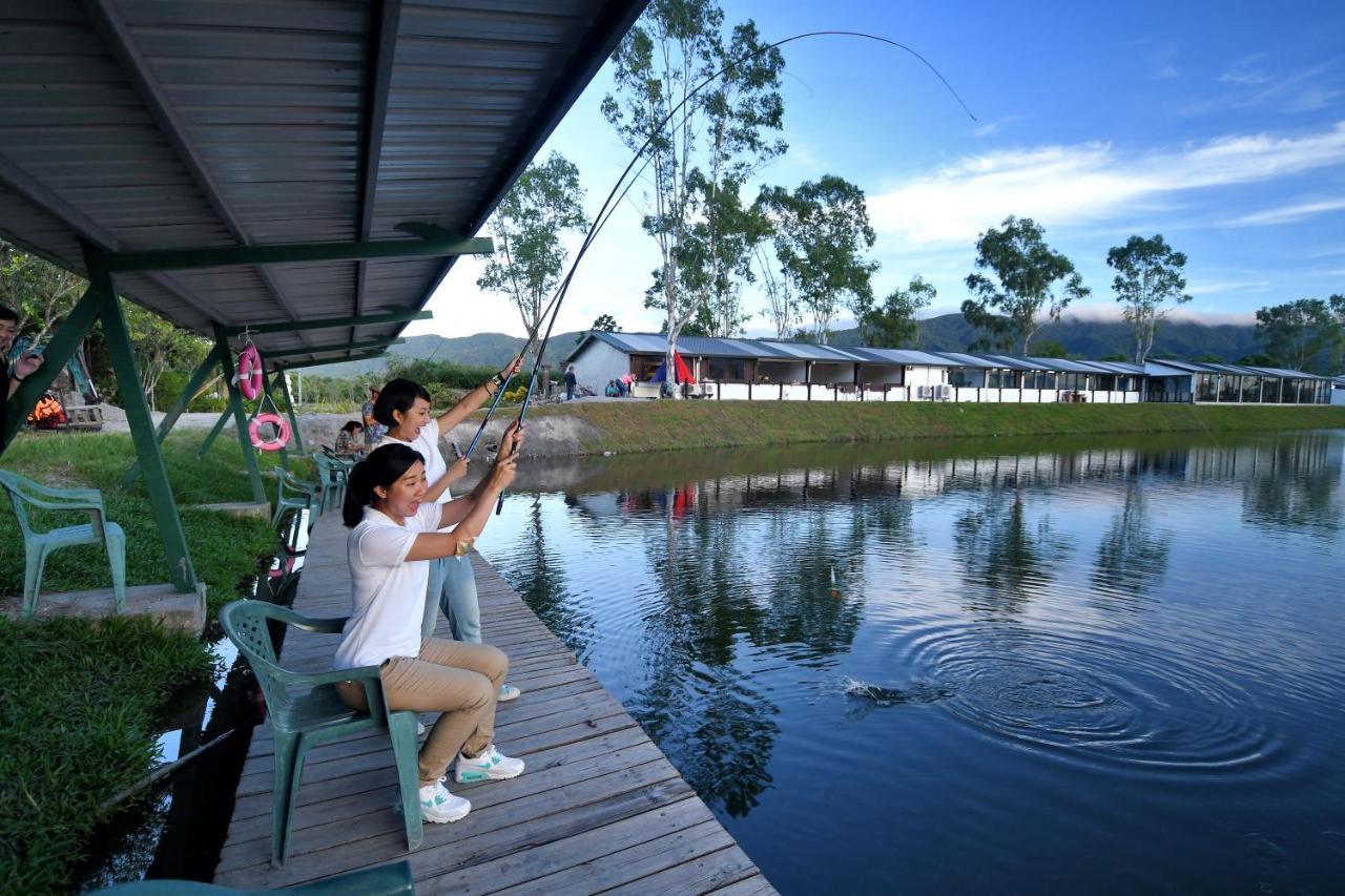Promisedland Resort & Lagoon Shoufeng Εξωτερικό φωτογραφία Fishing at the farm