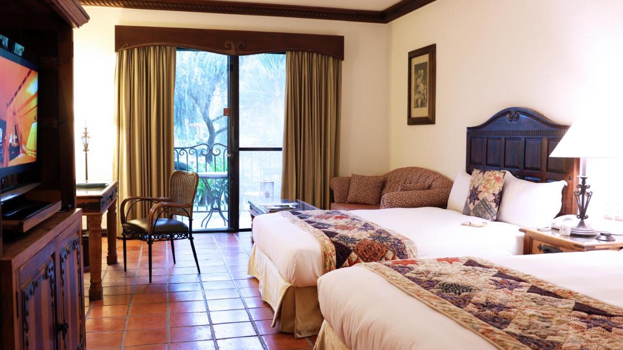Promisedland Resort & Lagoon Shoufeng Εξωτερικό φωτογραφία A room at the Hotel Las Alamandas